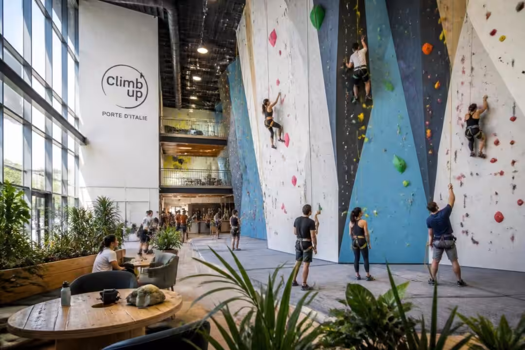 découvrez climb up porte d'italie, la salle d'escalade incontournable pour tous les niveaux. infos pratiques, équipements et conseils pour une expérience réussie.